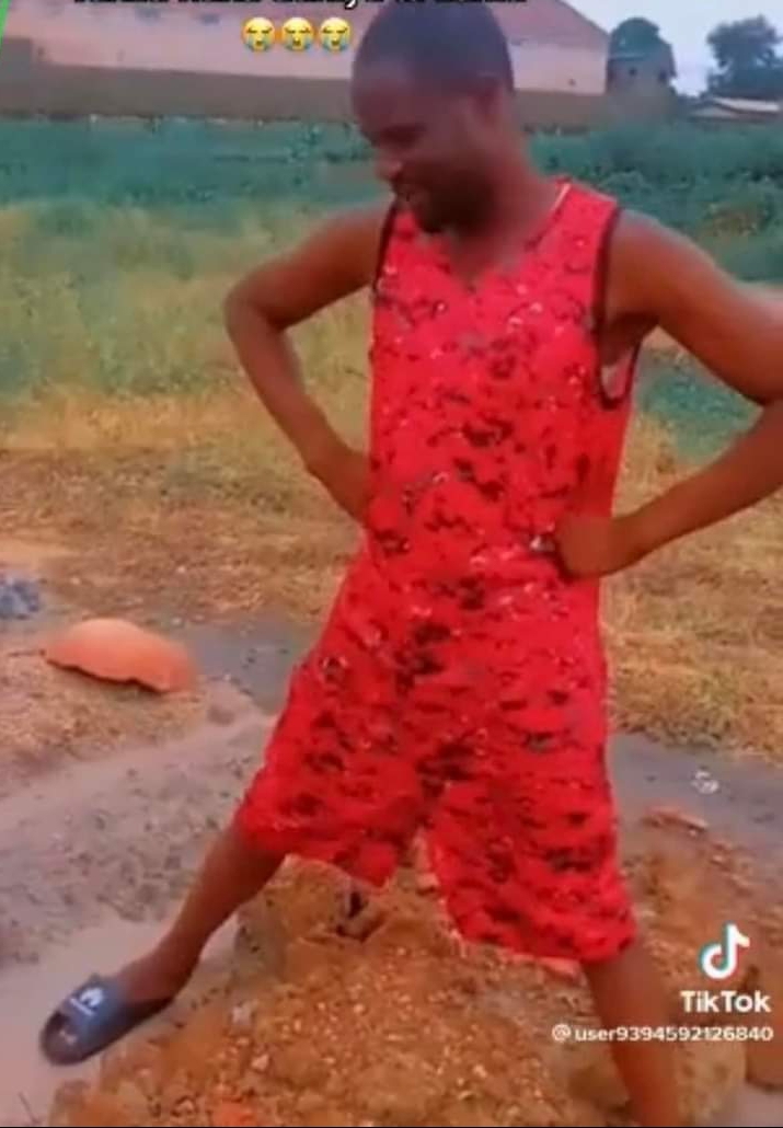 Kano: Matashin da yai bidiyo ya na ashariya a kan kabari zai yi watanni 33 a gidan yari Kano: Matashin da yai bidiyo ya na ashariya a kan kabari zai yi watanni 33 a gidan yari