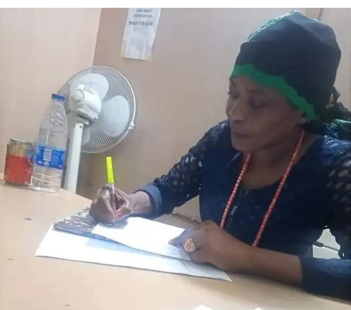 An kai matar marigayi Abiola gidan yari bisa zargin cin-zarafin ƴar sanda An kai matar marigayi Abiola gidan yari bisa zargin cin-zarafin ƴar sanda