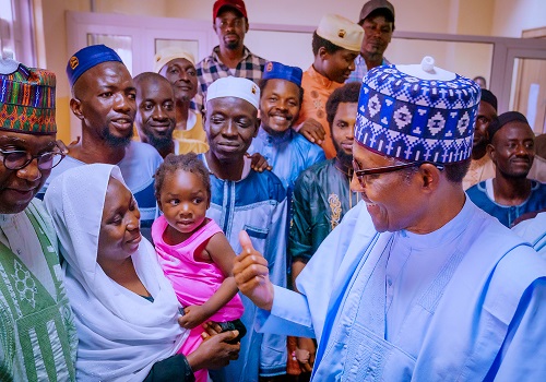 Gwamnati na ta share wa ƴan Nijeriya kukan su, in ji Buhari Gwamnati na ta share wa ƴan Nijeriya kukan su, in ji Buhari
