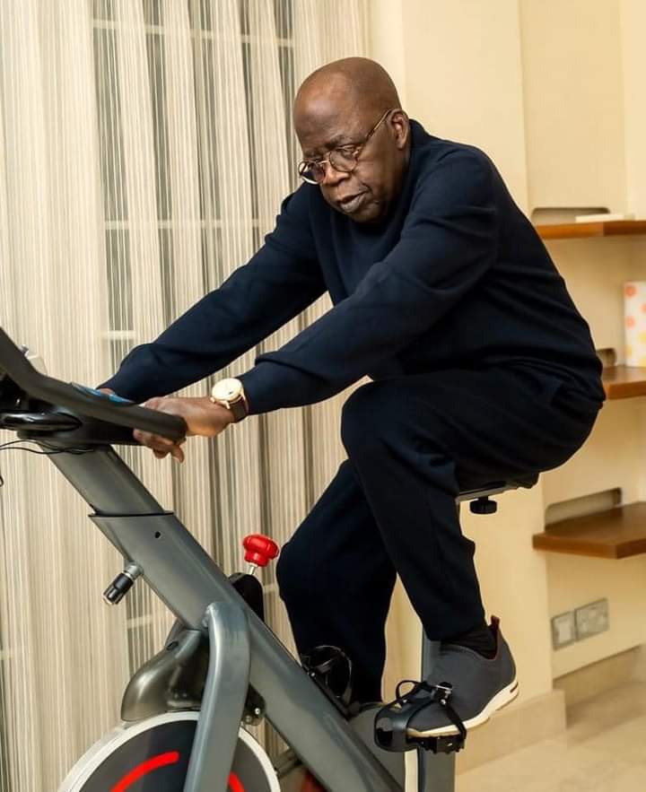 Da rai na ban mutu ba kuma ban janye takara ta ba, in ji Tinubu Da rai na ban mutu ba kuma ban janye takara ta ba, in ji Tinubu