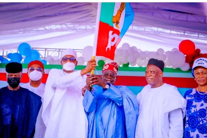 DA ƊUMI-ƊUMI: APC ta sanya ranar fara gangamin yaƙin zaɓen shugaban ƙasa DA ƊUMI-ƊUMI: APC ta sanya ranar fara gangamin yaƙin zaɓen shugaban ƙasa