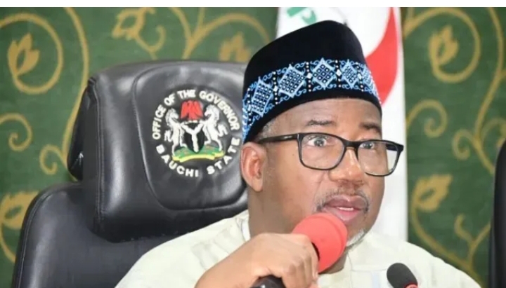 Gwamnan Bauchi ya umarci ciyamomi 20 da kansilolinsu da su bar ofis Gwamnan Bauchi ya umarci ciyamomi 20 da kansilolinsu da su bar ofis
