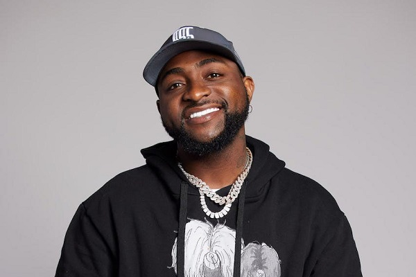 A 2022 zan raba kyautar sama da N250m da na bayar a 2021 — Davido A 2022 zan raba kyautar sama da N250m da na bayar a 2021 — Davido