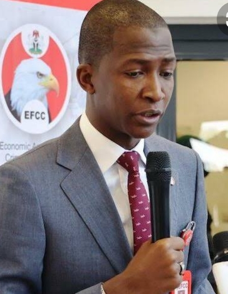 Kotu ta janye hukuncin kai shugaban EFCC gidan yari bisa laifin raina kotu Kotu ta janye hukuncin kai shugaban EFCC gidan yari bisa laifin raina kotu