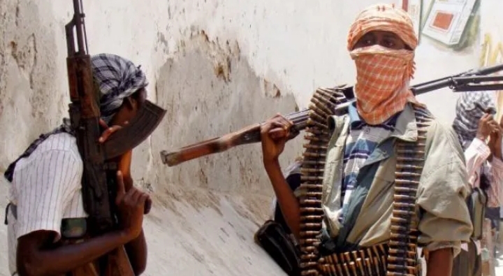 Ƴan bindiga sun ɗauke mutane 4, sun nemi a biya su kuɗin fansa da sabbin kuɗin da CBN ya sauya wa fasali. Ƴan bindiga sun ɗauke mutane 4, sun nemi a biya su kuɗin fansa da sabbin kuɗin da CBN ya sauya wa fasali.