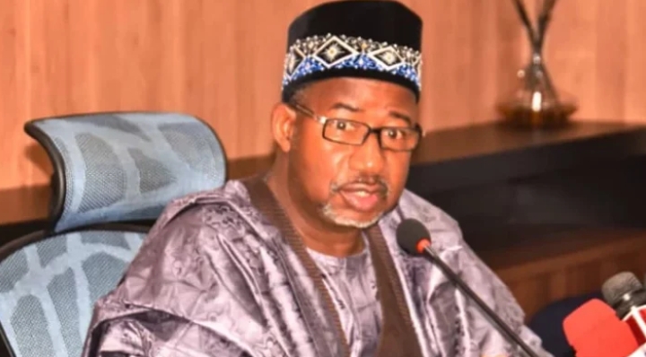 Gwanan Bauchi ya baiwa al’umma a jihar damar ɗaukar makami don kare kan su daga ƴan bindiga Gwanan Bauchi ya baiwa al’umma a jihar damar ɗaukar makami don kare kan su daga ƴan bindiga