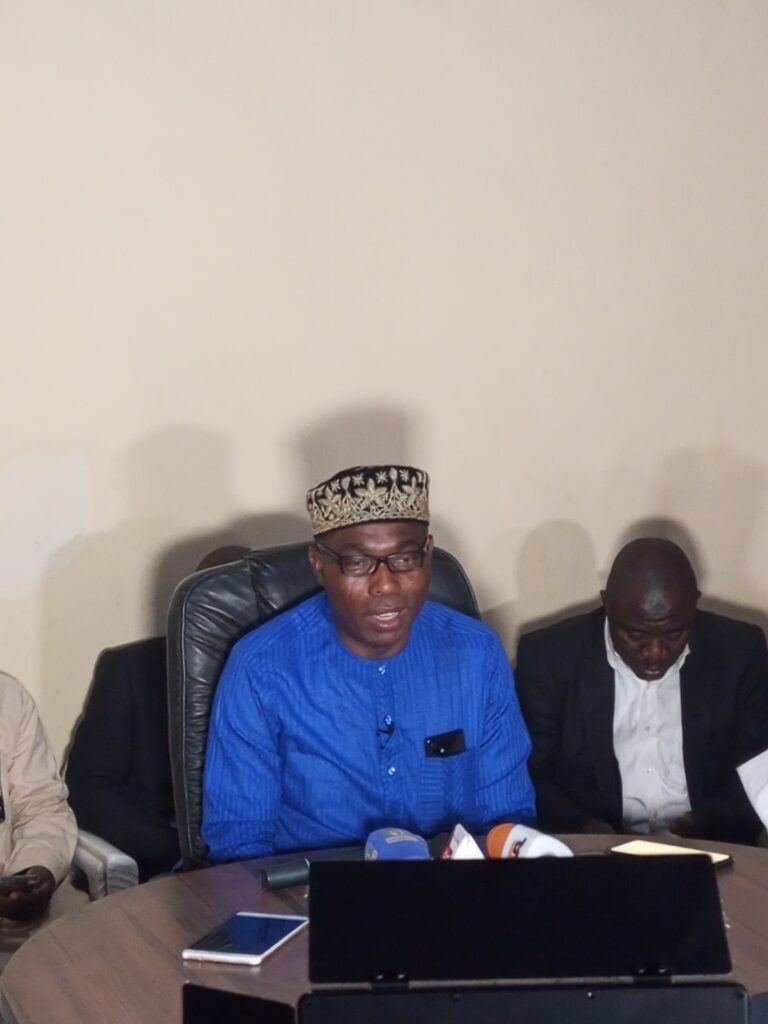 Buhari ya samu F9 idan zan bashi maki a mulkin sa, in ji ɗan takarar shugaban ƙasa na SDP Buhari ya samu F9 idan zan bashi maki a mulkin sa, in ji ɗan takarar shugaban ƙasa na SDP