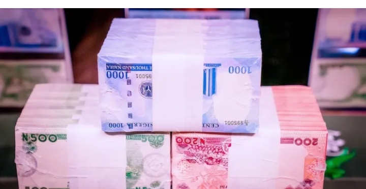 An fara sayar da takardun Naira da aka canja wa fasali a Zaria An fara sayar da takardun Naira da aka canja wa fasali a Zaria