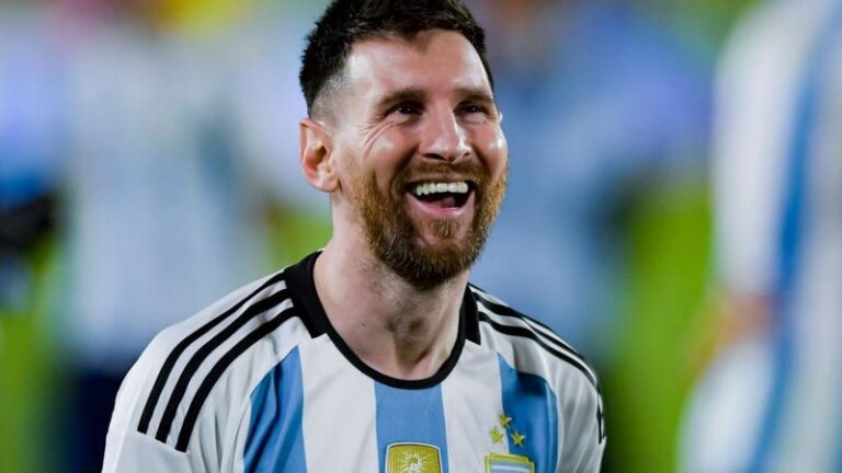 KARRAMAWA: Argentina ta sauya sunan filin attisayen tawagar ƙwallon ƙafar ta da sunan Messi KARRAMAWA: Argentina ta sauya sunan filin attisayen tawagar ƙwallon ƙafar ta da sunan Messi