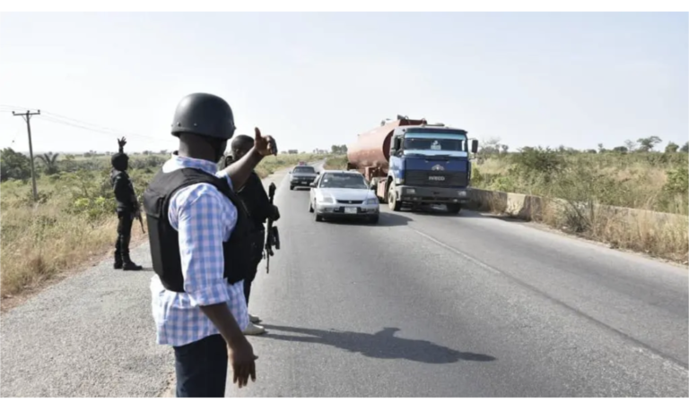 Gwamnatin Kaduna ta ƙaryata rahoton sace mutane a kan titin Abuja-Kaduna Gwamnatin Kaduna ta ƙaryata rahoton sace mutane a kan titin Abuja-Kaduna