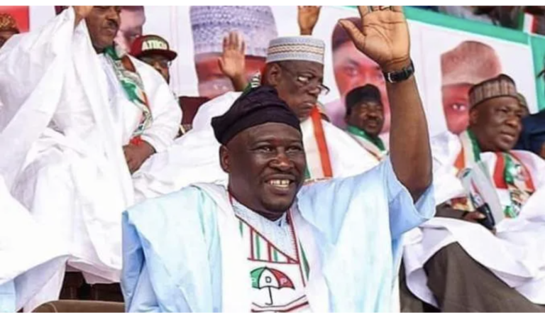 Yau INEC za ta baiwa Fintiri shaidar lashe zabe Yau INEC za ta baiwa Fintiri shaidar lashe zabe
