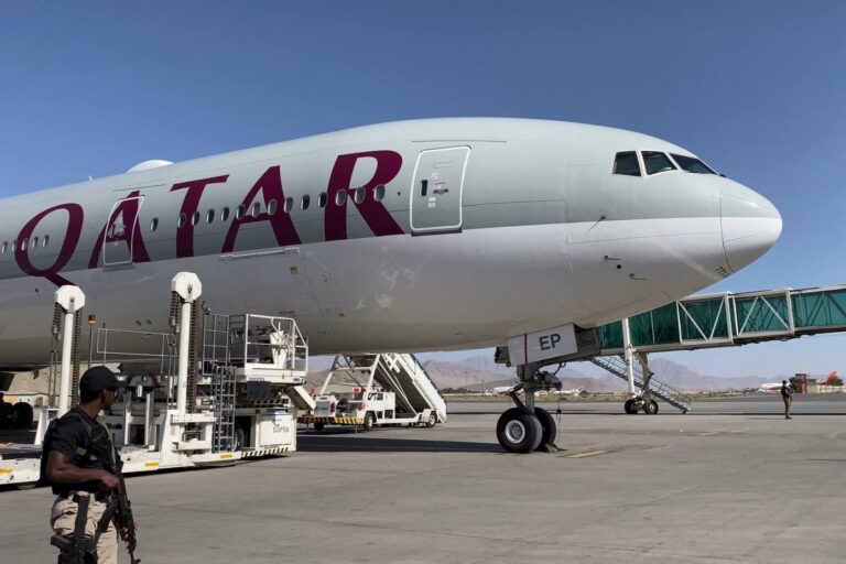 Jirgin Qatar ya yi saukar gaggawa don wata mai naƙuda wacce ta haihu kafin ya taɓa ƙasa Jirgin Qatar ya yi saukar gaggawa don wata mai naƙuda wacce ta haihu kafin ya taɓa ƙasa