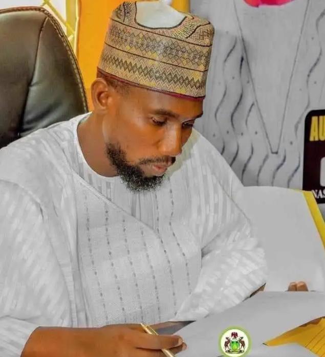 Kansiloli sun dakatar da Ciyaman ɗin Karamar Hukuma a Kano Kansiloli sun dakatar da Ciyaman ɗin Karamar Hukuma a Kano