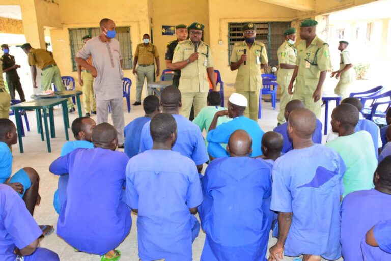 Hukumar kula da gidajen gyaran hali ta karyata zargin rashin ciyar da ɗaurararru a Kano