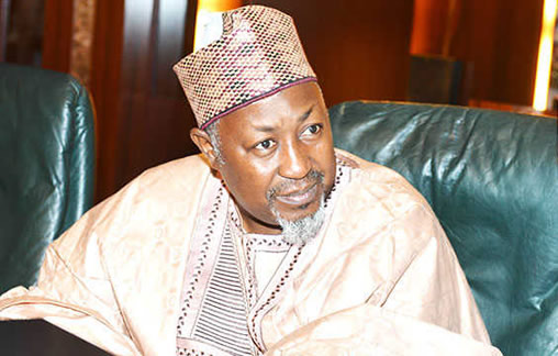 Kasafin Naira tiriliyan 1.57 yayi kaɗan ga ma’aikatar tsaro — Minista Kasafin Naira tiriliyan 1.57 yayi kaɗan ga ma’aikatar tsaro — Minista