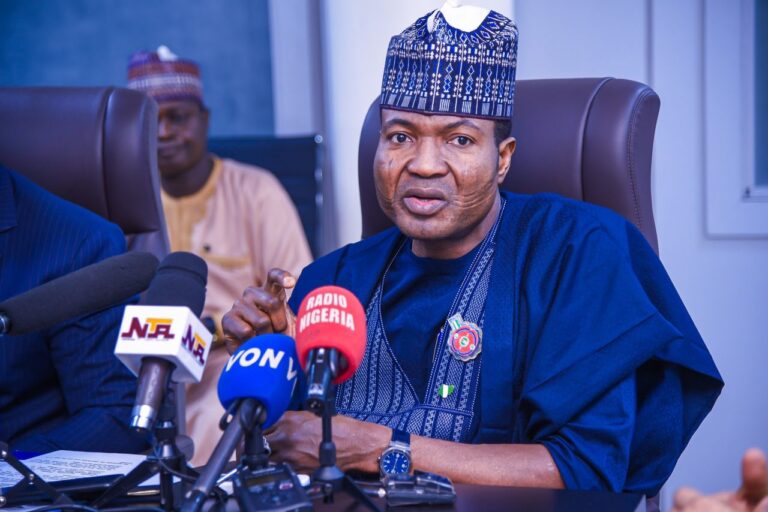 A kwanaki 100, VON ta farfaɗo, ci gaba ya bayyana da kuma fatan fin haka nan gaba — Daga Jibrin Baba Ndace A kwanaki 100, VON ta farfaɗo, ci gaba ya bayyana da kuma fatan fin haka nan gaba — Daga Jibrin Baba Ndace