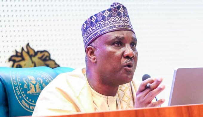 Kisan nan da ake yi a Plateau ya isa haka, shugaban majalisar wakilai ya nuna ɓacin ransa Kisan nan da ake yi a Plateau ya isa haka, shugaban majalisar wakilai ya nuna ɓacin ransa