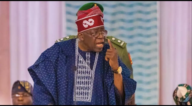 Tinubu ya sanya takunkumin tafiye-tafiye zuwa ƙasashen waje akan jami’an gwamnati Tinubu ya sanya takunkumin tafiye-tafiye zuwa ƙasashen waje akan jami’an gwamnati