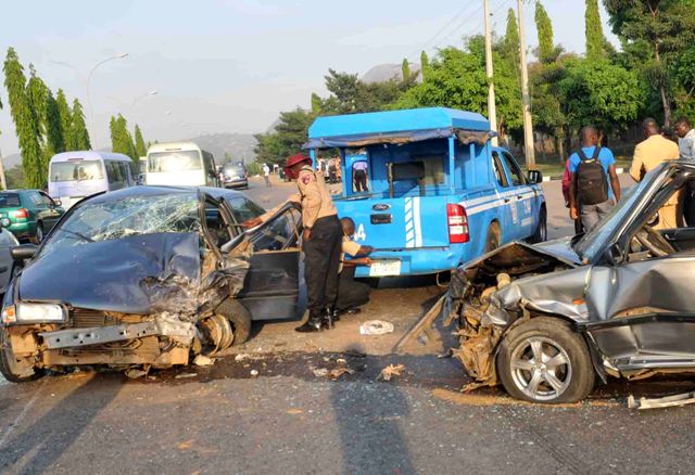 Dole masu motocin haya da na gida su yi amfani da na’urar ƙayyade gudu — FRSC Dole masu motocin haya da na gida su yi amfani da na’urar ƙayyade gudu — FRSC