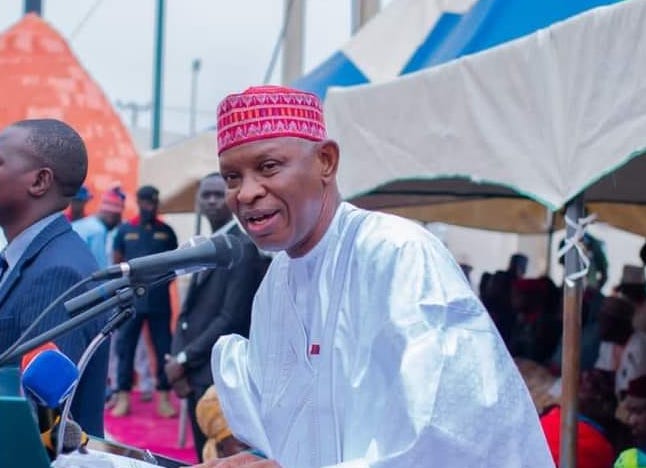 DA DUMI-DUMI: Gwamnan Kano ya bada umarnin kama tsohon Sarkin Kano Aminu Bayero DA DUMI-DUMI: Gwamnan Kano ya bada umarnin kama tsohon Sarkin Kano Aminu Bayero
