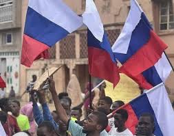Ƴan Shi’ah ne da hannu wajen ɗaga tutar Russia yayin zanga-zanga — Majiyoyin tsaro Ƴan Shi’ah ne da hannu wajen ɗaga tutar Russia yayin zanga-zanga — Majiyoyin tsaro