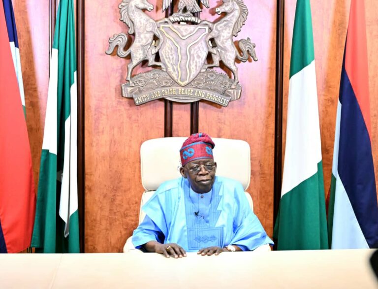 Tinubu ga masu zanga-zanga: Ina rokon ku da ku tsagaita ku zo mu tattauna Tinubu ga masu zanga-zanga: Ina rokon ku da ku tsagaita ku zo mu tattauna