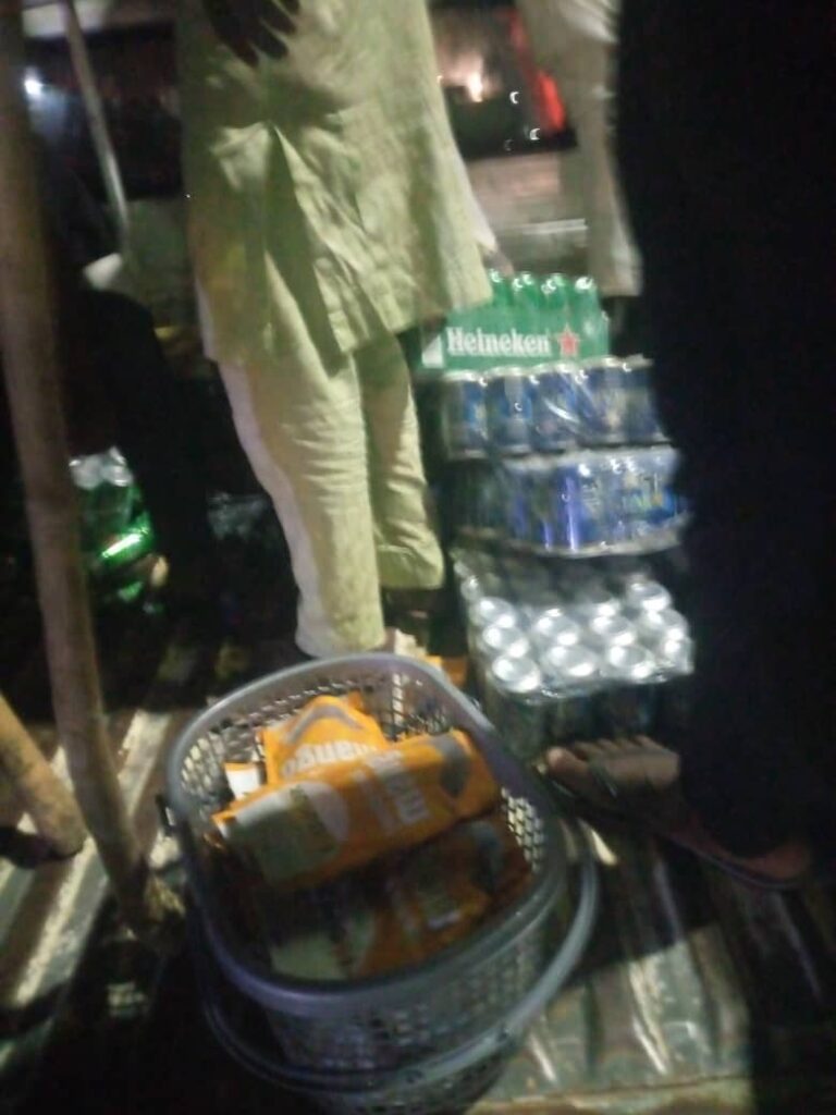 Hisbah ta kama katan 18 na barasa a wani kanti a Kano Hisbah ta kama katan 18 na barasa a wani kanti a Kano