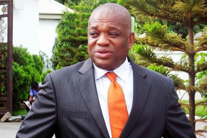   Babban mai shigar da kara na majalisar dattawa Orji Kalu ya bayyana cewa yana tattaunawa da wani dan takarar kujerar shugaban majalisar dattawa Abdul Aziz Yari Rahotanni sun bayyana cewa jam iyyar APC mai mulki ta tsayar da Godswill Akpabio tsohon ministan harkokin Neja Delta a matsayin shugaban majalisar dattawa da Tajudeen Abbas a matsayin shugaban majalisar wakilai Jam iyyar ta kuma zabi Jibrin Barau da Benjamin Kalu a matsayin mataimakin shugaban majalisar dattawa da mataimakin kakakin majalisar wakilai Sai dai yayin da yake magana da manema labarai a ranar Talata Mista Kalu wanda ke kan gaba wajen neman kujera ta uku a kasar ya dage cewa ba zai sauka daga mukaminsa ga kowa ba Tsohon gwamnan jihar Abia ya kuma ce sakamakon ganawar da suka yi da tsohon gwamnan jihar Zamfara za a bayyana wa jama a nan ba da jimawa ba Ba zan sauka don kowa ba Muna magana da gwamna Yari ungiyarmu da ungiyarsa suna magana magana mai zurfi da ha in gwiwa Za mu tabbatar da cewa babu wani shiyyar da zai iya samar da shugabancin majalisar dattawa inji shi Kamar yadda na fada wa mutane babu wani shiyyar da zai iya samar da shugaban Najeriya Abin da muke o arin yi da Sanata Yari ha in gwiwa ne wanda zai yi aiki ga Nijeriya A cikin kwanaki ko makonni masu zuwa za a bayyana wannan ha in gwiwar don haka muna cikin tattaunawa mai mahimmanci Ba zan iya musun hakan ba Yari abokina ne kuma ni abokinsa ne kuma mun yanke shawarar yin magana Makonni hudu kenan muna magana kuma masu daukar nauyinmu ne za su bayyana sakamakon yana da masu daukar nauyinsa ni kuma ina da masu daukar nauyina Don haka masu daukar nauyin za su taru don yanke shawarar ko wane alkiblar wannan kawancen zai kasance Zan yi matukar farin cikin bayyana abin da masu daukar nauyin za su ce ya kara da cewa A cewarsa dukkansu suna neman kare mutuncin majalisar dattawa da kuma marawa sabuwar gwamnatin shugaba Bola Tinubu baya Credit https dailynigerian com senate presidency alliance  