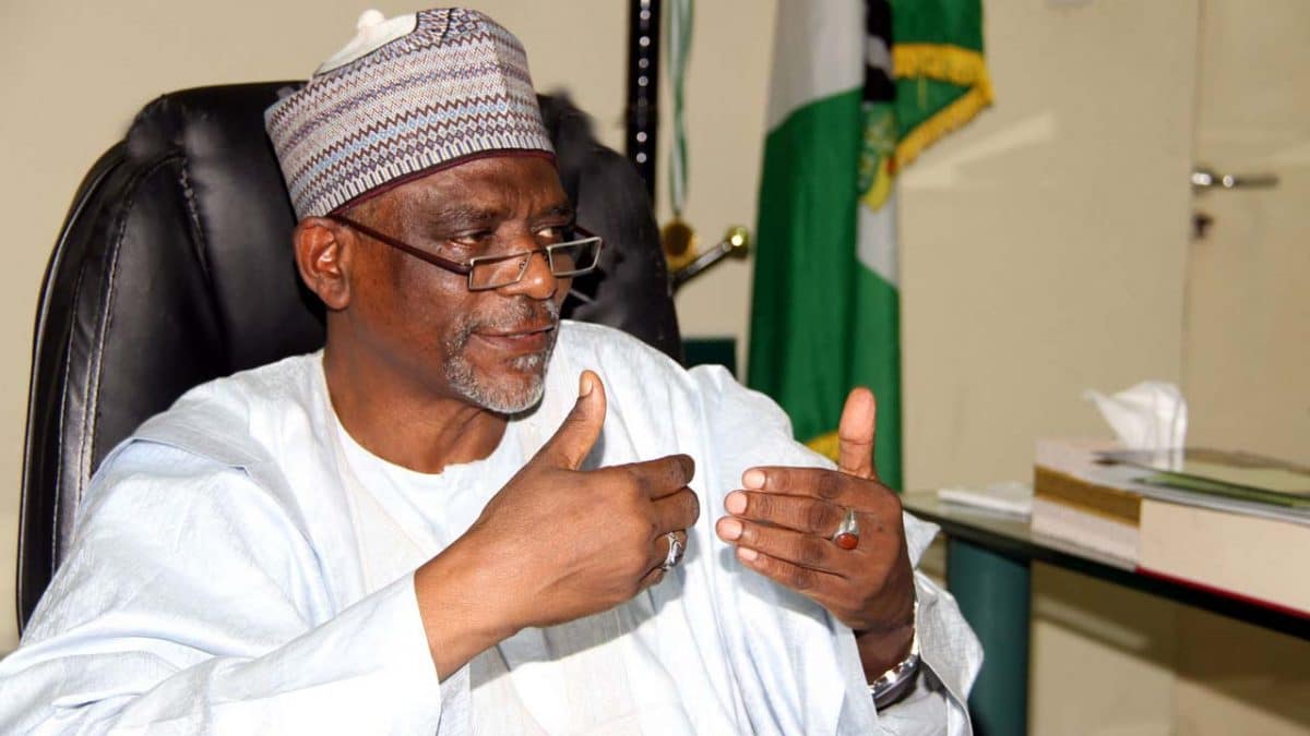   Ministan Ilimi Adamu Adamu ya ce yana daya daga cikin yan jarida da suka fusata a kasar a lokacin da aka nada shi ministan ilimi Ministan ya bayyana haka ne a wajen wani taron karramawa da ma aikatar ta shirya domin karrama shi da na karamin ministan ilimi Goodluck Opiah a Abuja ranar Alhamis Malam Adamu ya ce saboda ra ayinsa yana ganin bai dace a nada shi minista a kowane Shugaban kasa ba Ya ce Ni dan jarida ne talaka kuma na kasance daya daga cikin yan jarida mafi fusata a kasar a wancan lokacin don haka ban isa ga wani karfin da zai dauke ni a matsayin minista ba Ministan ya yaba da tsarin dabarun minista MSP a matsayin kayan aiki da tsare tsare a cikin shekaru takwas da ya yi a ofis Ministan wanda ya godewa Allah da kuma shugaban kasa Muhammadu Buhari bisa damar da aka basu na yi wa kasa hidima ya ce Buhari ya dade yana taimaka masa Ya kuma godewa sakatarorin dindindin da suka yi aiki tare da shi ciki har da shugabar ma aikata ta tarayya Folashade Yemi Esan bisa rawar da ta taka wajen daukar MSP Bayan na gode wa Allah saboda haka zan so in gode wa Muhammadu Buhari saboda na zama minista saboda alaka ta da shi MSP takarda ce da na yanke shawarar rubutawa lokacin da na shigo saboda ban san komai game da ilimi ba sai a zahiri Don haka lokacin da Buhari ya yanke shawarar nada ni ministar ilimi na fara aiki sai muka samu takarda wacce ta yi karatu da gyara da dama Dole ne in gode wa Dr Folashade Yemi Esan musamman domin ita ce ta taka rawar gani wajen karbe ta ta yi rawar gani wajen mayar da ita mallakin ma aikatar ilimi in ji shi Har ila yau wasu shugabannin ma aikata a ma aikatar sun yaba wa ministan bisa gagarumin nasarorin da ya samu cikin shekaru takwas Sakataren zartarwa na Asusun Tallafawa Manyan Makarantu Sonny Echono ya ce ministar jagora ce shugaba kuma mai ba da shawara wanda ya iya zakulo hazaka da kuma renon su domin bunkasar fannin Echono wanda kuma tsohon babban sakatare ne a ma aikatar ya ce a karkashin kulawar Adamu kasar a yanzu tana da jami ar kimiyyar kiwon lafiya a kowace shiyya ta siyasa A cewarsa ta hanyar hazakarsa biyayyarsa da goyon bayan shugaban kasa fannin ilimi ya samu ci gaba sosai A cikin TETFund mun ga karuwar kudaden shigarmu daga kashi biyu zuwa kashi uku cikin 100 kuma hakan zai tabbatar da cewa nan gaba kadan za a cimma burin miliyan 500 na zuwa manyan makarantu a kowace shekara Mun kuma ga an kai ayyukan a halin yanzu muna da ayyuka 275 da ke jiran kaddamar da ayyuka an kammala su a yan watannin da suka gabata kuma za a kammala wasu da dama nan gaba kadan inji shi Ya yabawa Karamin Ministan Ilimi bisa tawali u da kuma daukar Ministan a matsayin jagora kuma dan uwa wanda hakan ya haifar da kyakyawar alaka a tsakaninsu Har ila yau Daraktar Hukumar bayar da tallafin karatu ta gwamnatin tarayya Hajia Asta Ndajiwo ta yabawa ministar bisa yadda ta shigo da hankali cikin shirin bayar da tallafin karatu na gwamnatin tarayya ta hanyar rarraba kyaututtuka daidai wa daida ga jihohi 36 da FCT Ndajiwo ya kuma ce ministan ya iya kawar da duk basussukan tallafin karatu da ya gada lokacin da ya hau mulki a shekarar 2015 Ta kara da cewa ma aikatar ta kuma ba da umarnin sake duba lambobin yabo na tallafin karatu tare da kara yawan wadanda za su amfana kwatankwacin jihar da kuma sake dawo da tallafin karatu ga daliban ilimi Manyan shuwagabannin TRCN NECO JAMB WAEC da sauran su ne suka halarci bikin Mista Adamu ya kasance ministan ilimi mafi dadewa tun bayan komawar Najeriya mulkin dimokradiyya a 1999 Shugaban kasa Muhammadu Buhari mai barin gado ya nada shi a shekarar 2015 kuma ya rike mukamin ministan ilimi na tsawon shekaru 8 A ranar 29 ga watan Mayun 2023 ne ake sa ran gwamnatin Buhari ta mika mulki ga gwamnatin mai jiran gado wanda Adamu ke cikin sa NAN Credit https dailynigerian com angry journalist minister  