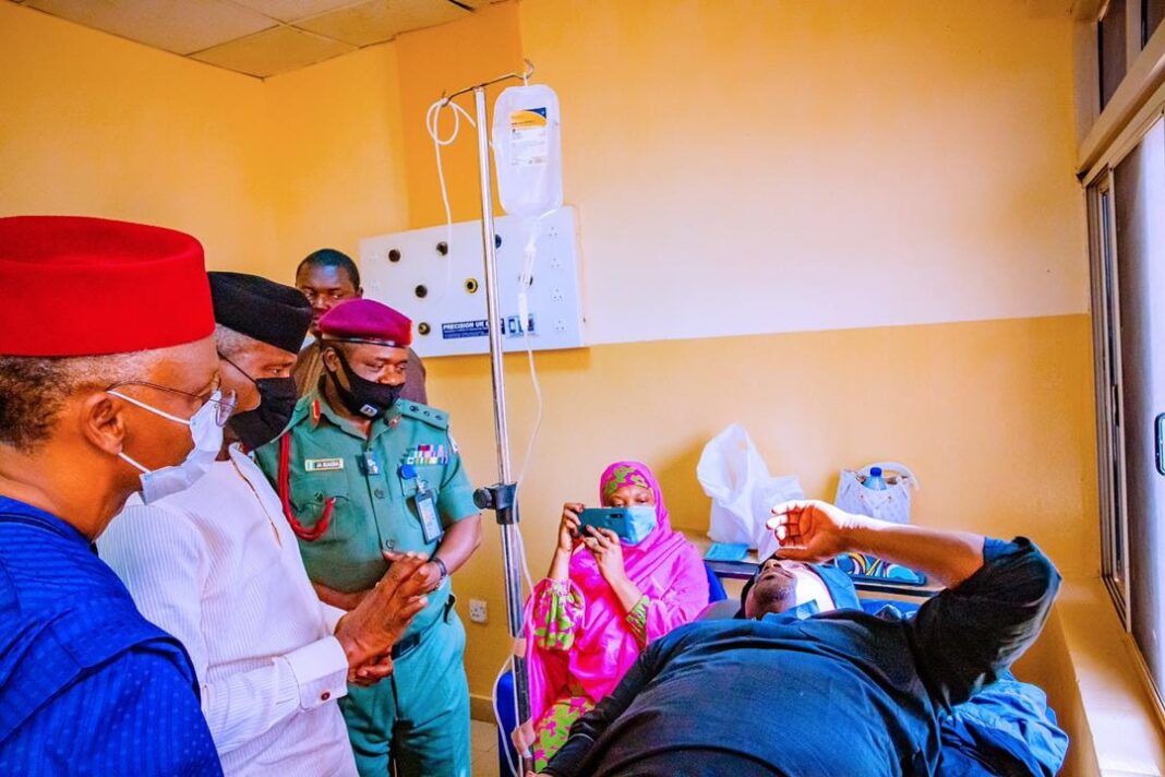 Gov. Nasir El-Rufai with Vice President Yemi Osinbajo during a visit to the hospital where the victims are receiving treatment