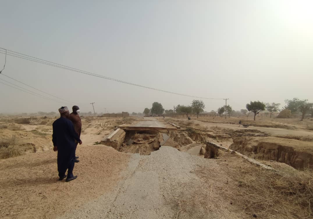 A picture of the federal controller of works when he paid a visit to Audinga spot