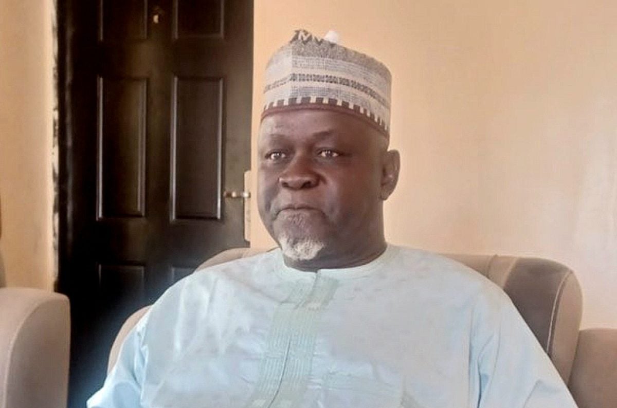   Dakataccen kwamishinan zabe na jihar Adamawa Hudu Yunusa Ari ya ce bai yi nadamar bayyana Aisha Binani a matsayin wacce ta lashe zaben gwamnan jihar ba A ranar 16 ga Afrilu Mista Ari ya yi zargin cewa ya yi amfani da ikon jami in da ya dawo ya sanar da Mrs Binani a matsayin wanda ya lashe zaben gwamna A lokacin da Mista Ari ya bayyana haka kashi 10 ne kawai cikin 20 na sakamakon zaben kananan hukumomi 20 da aka tattara A wani martani da ta mayar Hukumar Zabe Mai Zaman Kanta ta Kasa INEC ta sanar da cewa ba ta da tushe balle makama inda ta nemi Mista Ari ya kaurace wa mukaminsa Da yake magana yayin wata hira da BBC Hausa ta buga a ranar Talata REC da aka dakatar ta musanta karbar cin hanci don bayyana hakan Ban tambayi Binani da Fintiri ko kwabo ba Ba addinina ba ne in karbi kudi a wurin wani don a taimaka masa ya yi komai kuma na rantse da Allah wai an ba ni Naira biliyan 2 zargi ne kawai da jita jita A ina zan kai Naira biliyan biyu Na gani a shafukan sada zumunta cewa an yi min tayin Naira biliyan biyu in ji Mista Ari Da aka tambaye shi ko ya yi nadamar matakin da ya dauka Mista Ari ya dage cewa dan takarar APC ne ya lashe zaben Ban nadamar sanar da Binani a matsayin wanda ya lashe zaben Duk abin da kuka yi bisa ga doka ba za ku yi nadama ba A isha Binani ce ta lashe zaben kuma komai ya fito karara a kan takardar sakamakon Mista Ari ya kara da cewa Shi ma dan sandan da aka dakatar ya ce bai taba boyewa ba ya kara da cewa zai mutunta gayyatar da yan sanda suka yi masa Na rubuta wa INEC wasika inda suka ce ba za su karba ba amma na tabbata sun karba kuma gayyatar da yan sanda suka aiko min ya zama tilas in girmama ta Ban taba shiga boyewa ba Zan mutunta gayyatar yan sanda in ji shi Credit https dailynigerian com regret declaring binani winner  