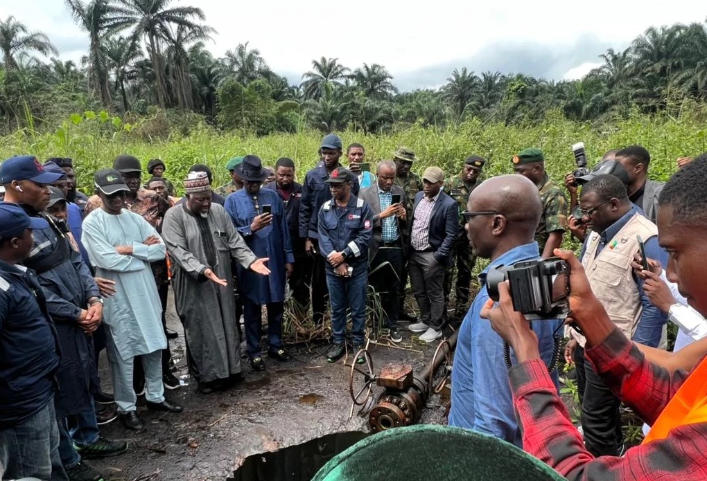 The Federal Government’s Oil Theft Situation Assessment Delegation to the Niger Delta Region during the tour of states in the region
